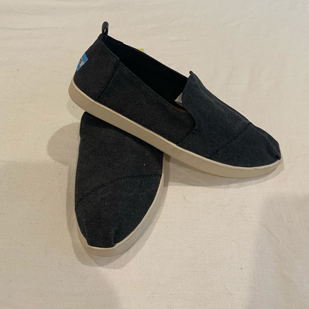 Black Heather Toms Flats NWT